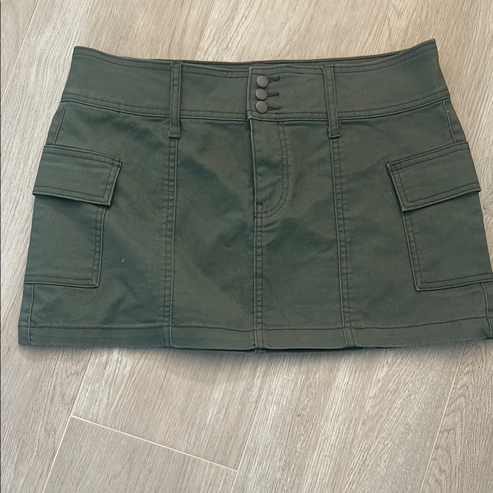 Vanilla Star Olive Mini Skirt